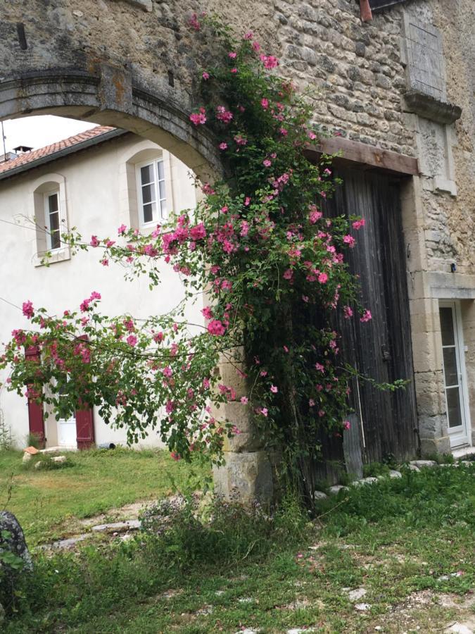 La Grange Aux Dames Bed and Breakfast Geville Buitenkant foto